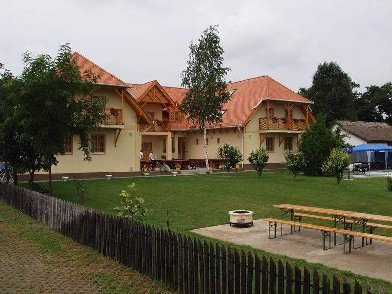 Adam Tanya Fogado Hotel Balazspuszta Exterior photo